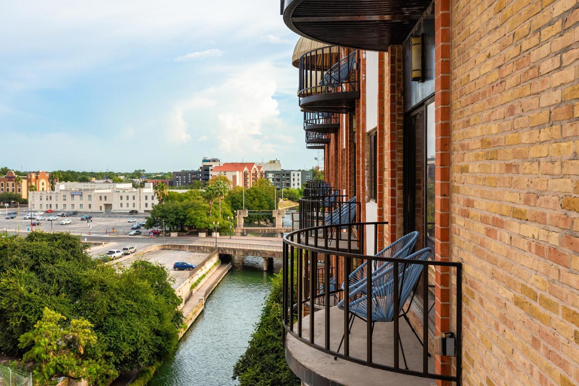 Riverwalk Plaza Hotel Сан-Антонио Экстерьер фото